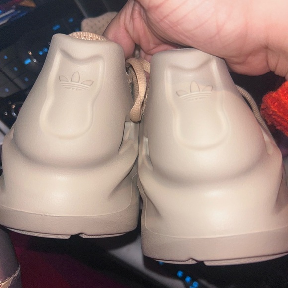 NWT adiFOAM CLIMACOOL J unisex - Picture 6 of 7